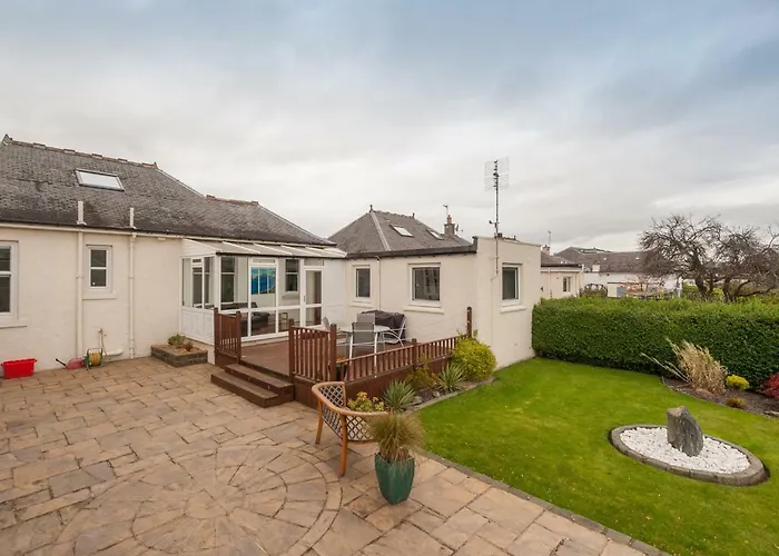 The Traquair Park Residence